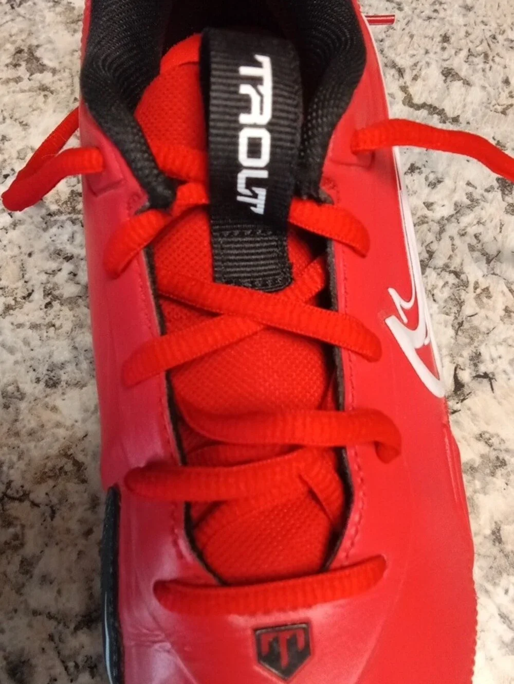 Nike Fastflex Trout Red and Black Sports Cleats Size 4Y